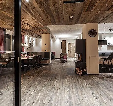 Alpenchalets-montafon 度假居 *